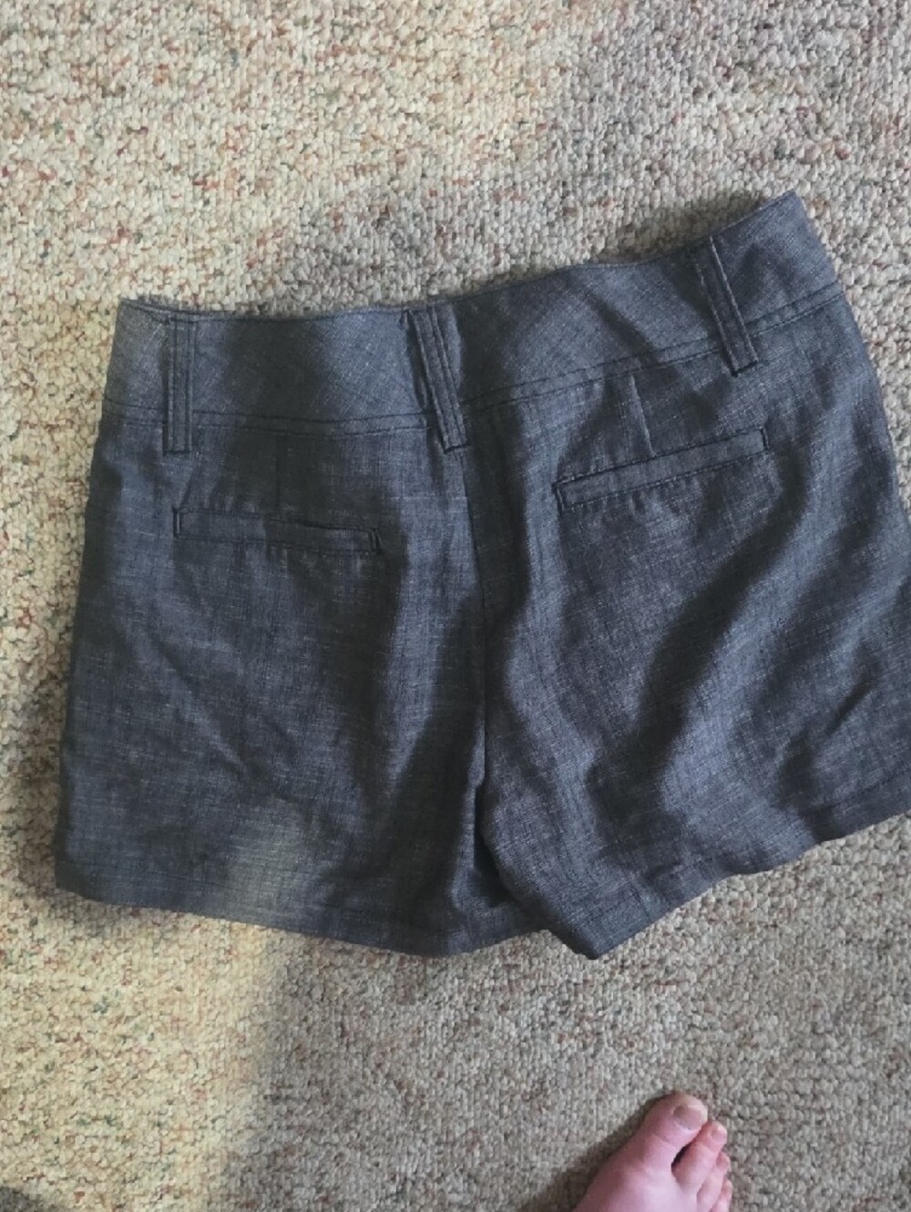 Daisy Fuentes Gray Button-Front Jean Shorts - Picture 3 of 3